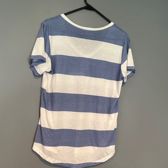 Gray and White Fitted Short Sleeve Tee - Picture 4 of 4